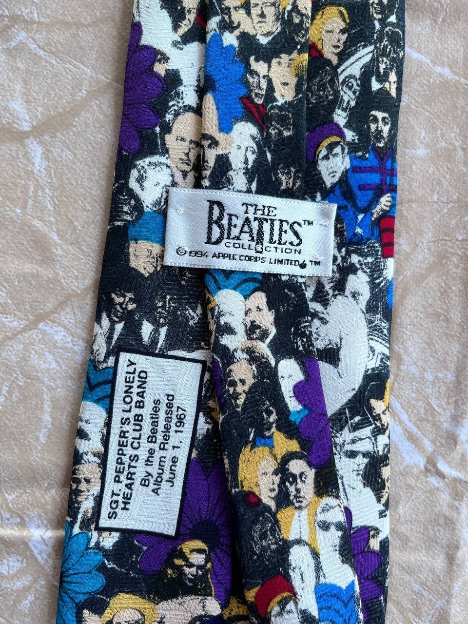 Rare Vintage 1994 The Beatles Sgt Pepper’s Album Silk Tie Apple Corps Band Merch