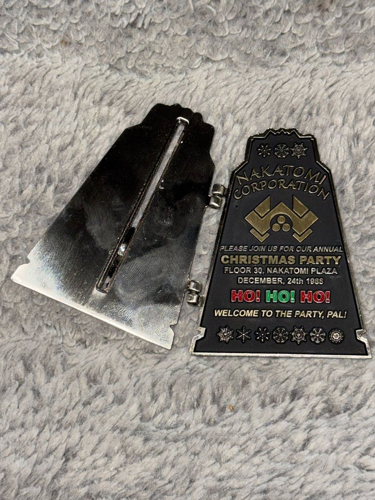 Hans Gruber falling from Nakatomi Plaza building in Die Hard Metal Collectible
