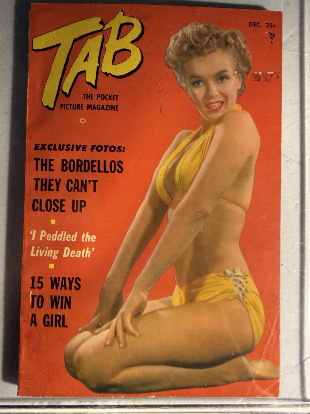 MARILYN MONROE – TAB DECEMBER 1956 COLOR COVER MAGAZINE SUPER NICE!
