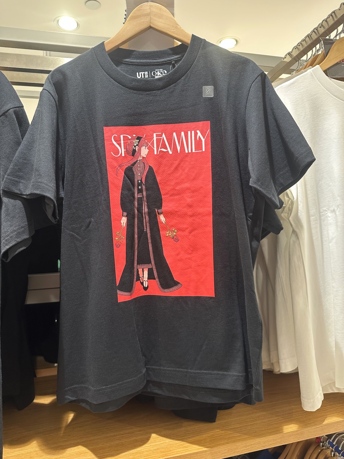 NWT UNIQLO UT MANGA SHUEISHA 100th Spy x Family Forger Graphic Short Sleeve TEE