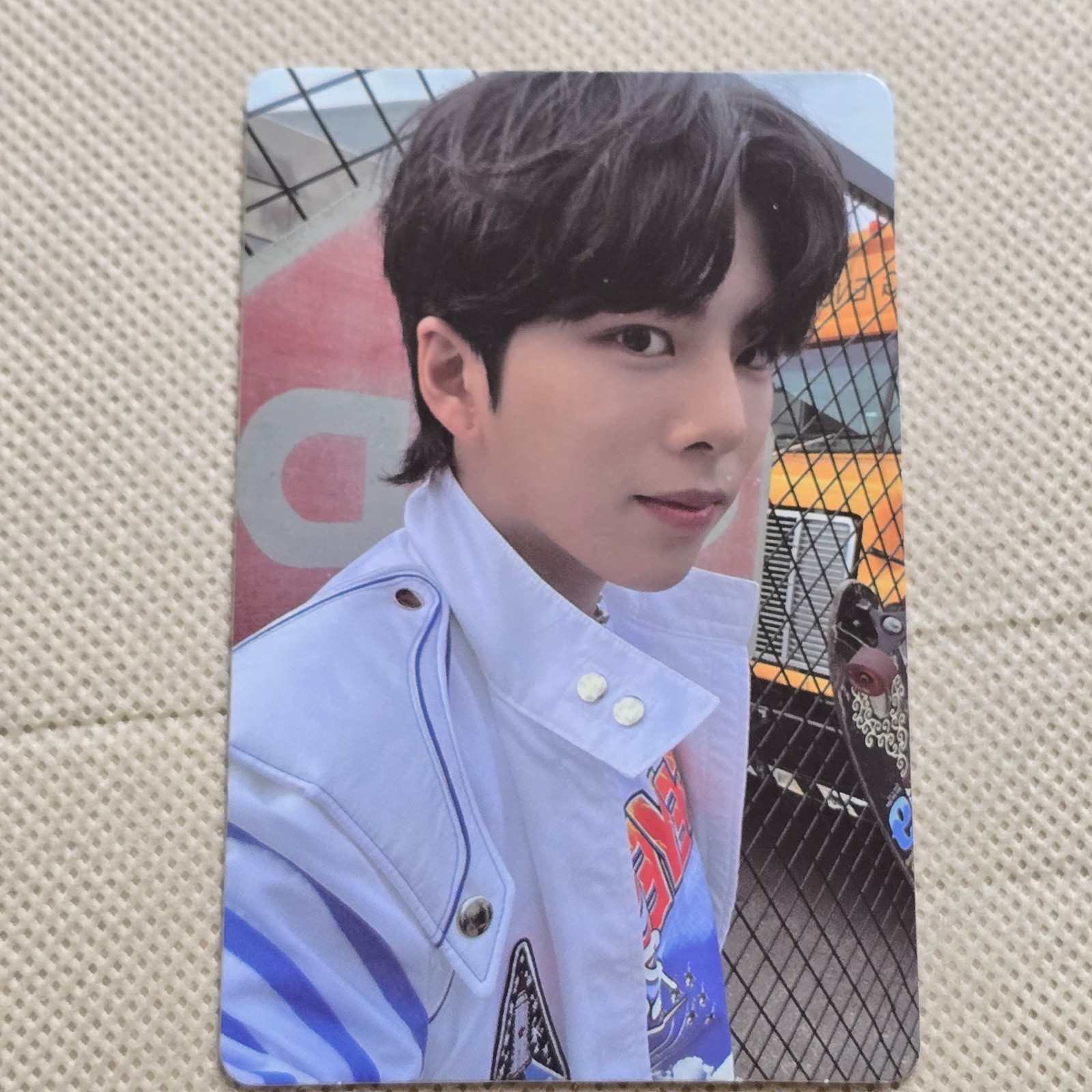 BLANK2Y 1 ST Mini Album K2Y 1: CONFIDENCE ‘THUMBS UP ‘ ALBUM ORIGINAL PHOTOCARD