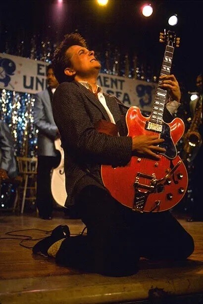 Back To The Future 1985 Michael J. Fox Marty Mcfly Playing Guitar 8×10 PHOTO PR
