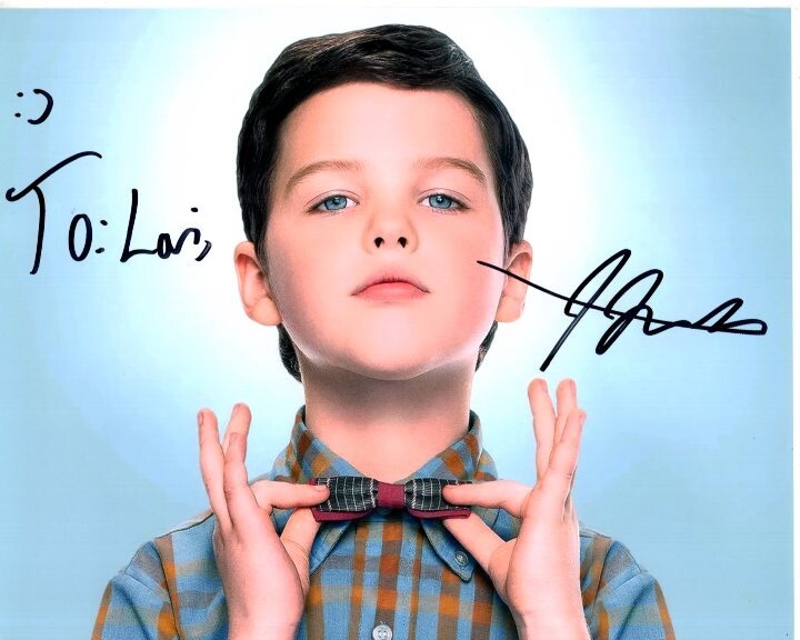 IAIN ARMITAGE Signed Autographed 8×10 YOUNG SHELDON COOPER Photograph – To Lori