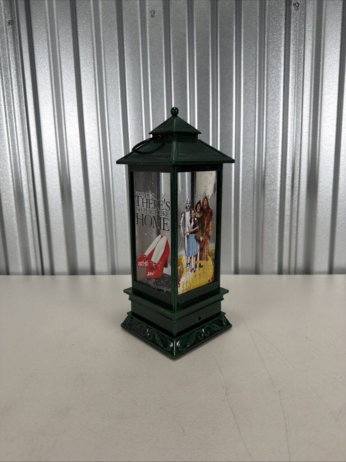 The Wizard of Oz MIB Lighted Glitter Lantern USB/Battery Spoontiques 11″ Tall