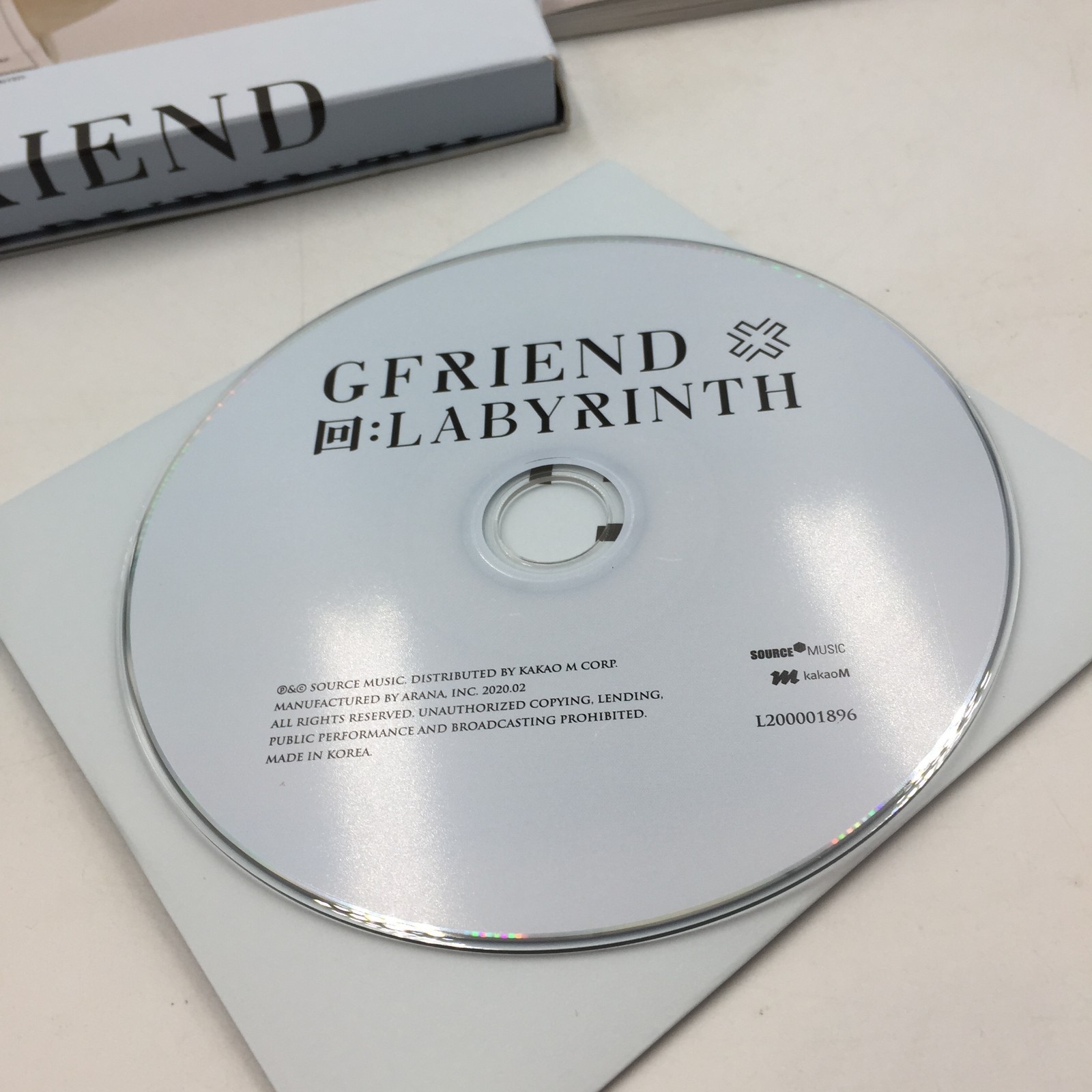 GFriend – Labyrinth [Twisted Ver.] 8th Mini Album CD + 2 x Umji PC + POB PC EUC