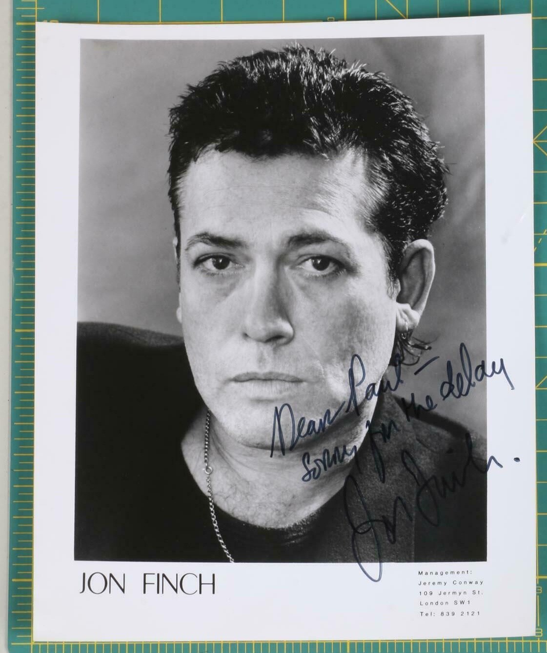 JON FINCH – PHOTOGRAPH – SIGNED – FRANKENSTEIN – SHERLOCK HOLMES – HITCHCOCK