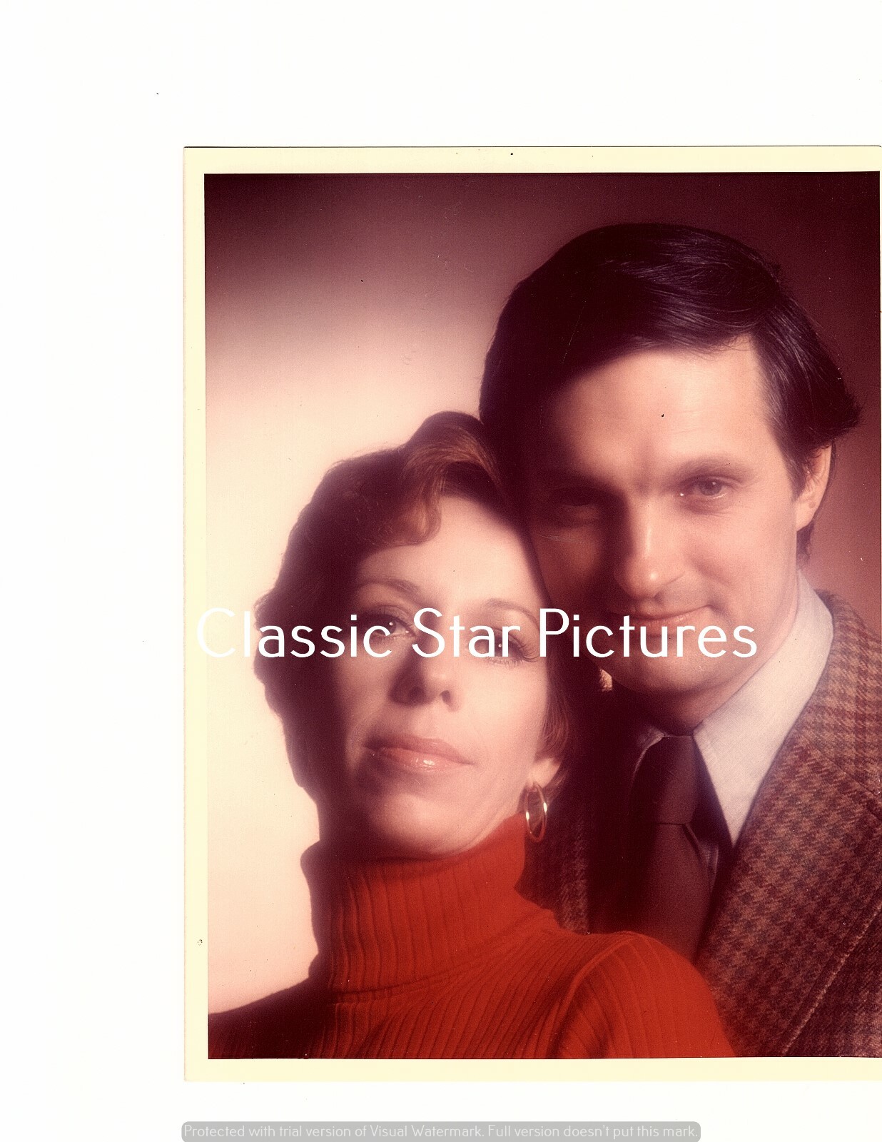 C349 Carol Burnett Alan Alda close up 6 Rms Riv Vu 1974 7 x 9 color photograph