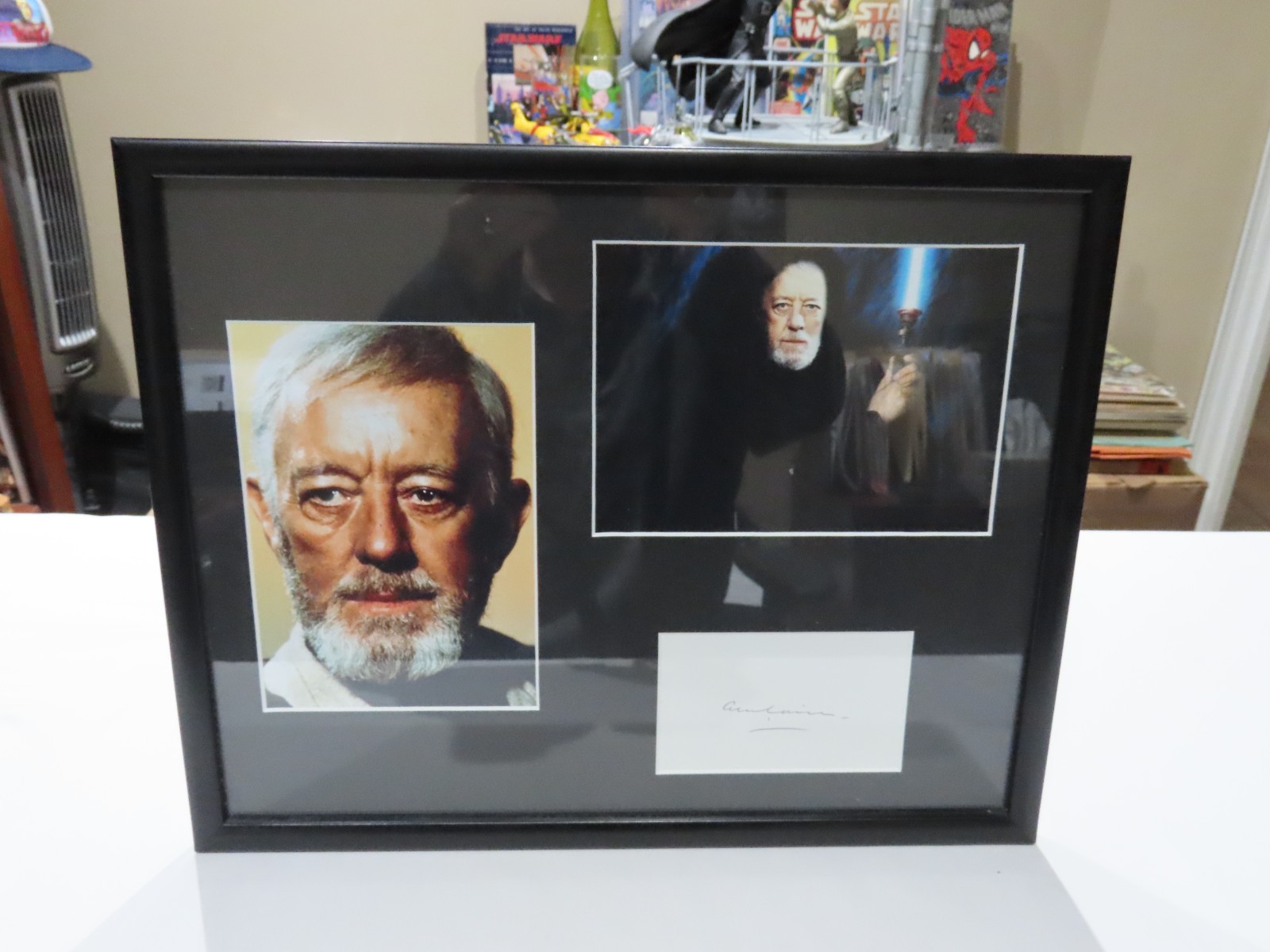ALEC GUINNESS STAR WARS OBI-WAN SIGNED FRAMED DISPLAY CELEBRITY PAPER COA