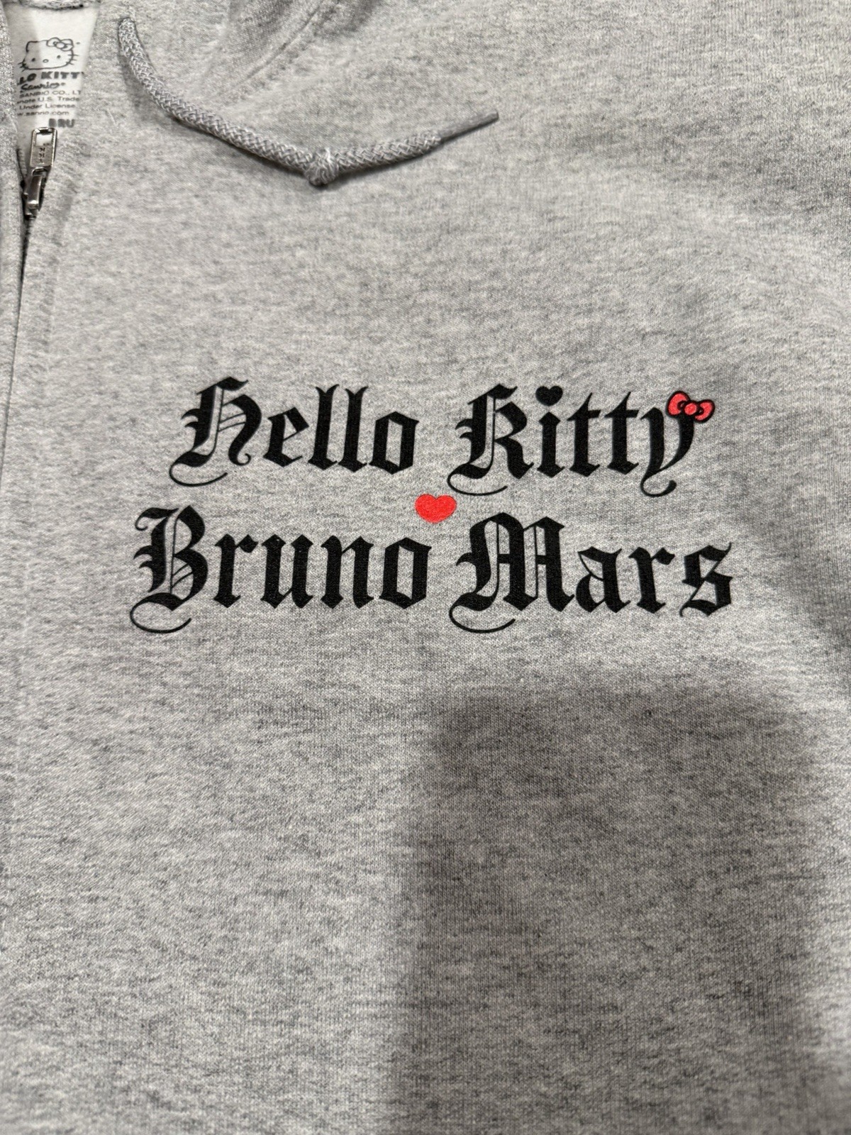 HELLO KITTY X BRUNO MARS THE ROMANTIC TOUR OFFICIAL POP-UP NEW M GREY ZIP HOODIE