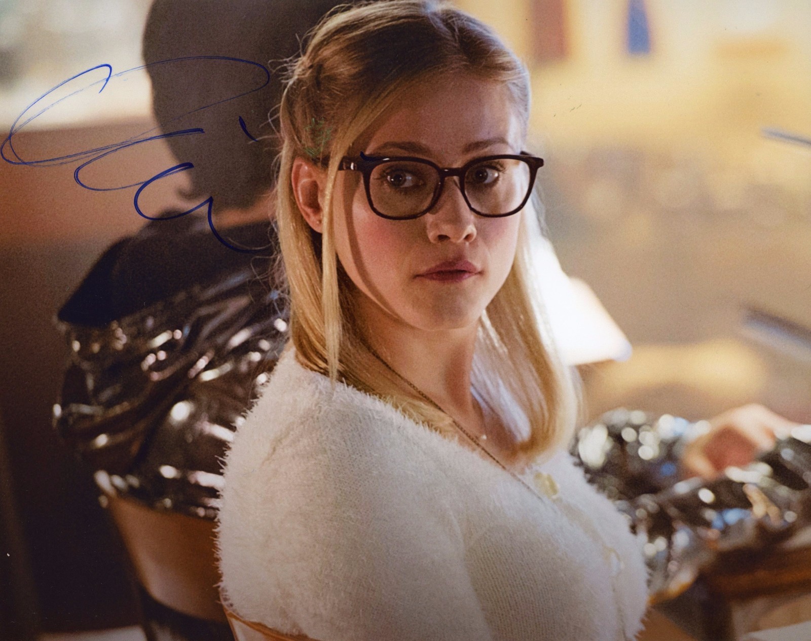 ~~ OLIVIA TAYLOR DUDLEY Authentic Hand-Signed “Alice The Magicians” 8×10 Photo ~