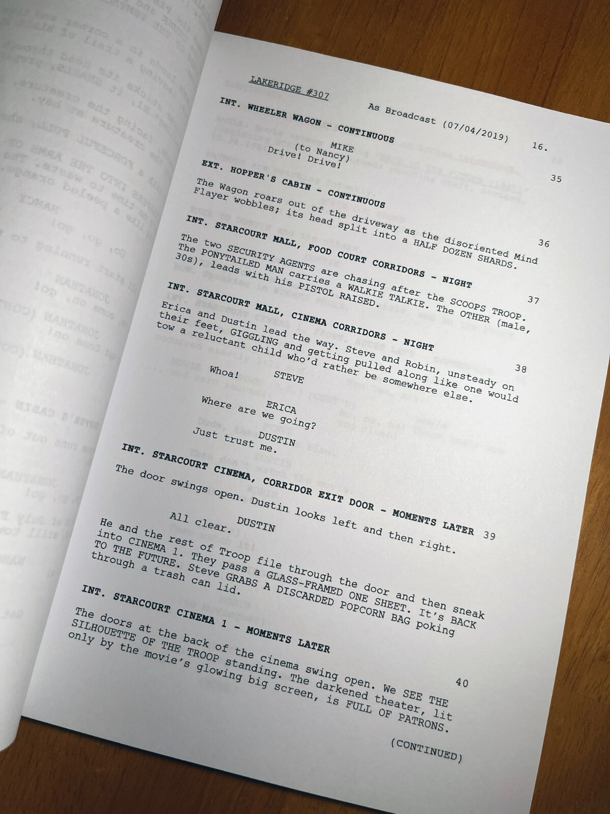 Stranger Things 3 Script Cast-Signed- The Bite- Autograph Reprints