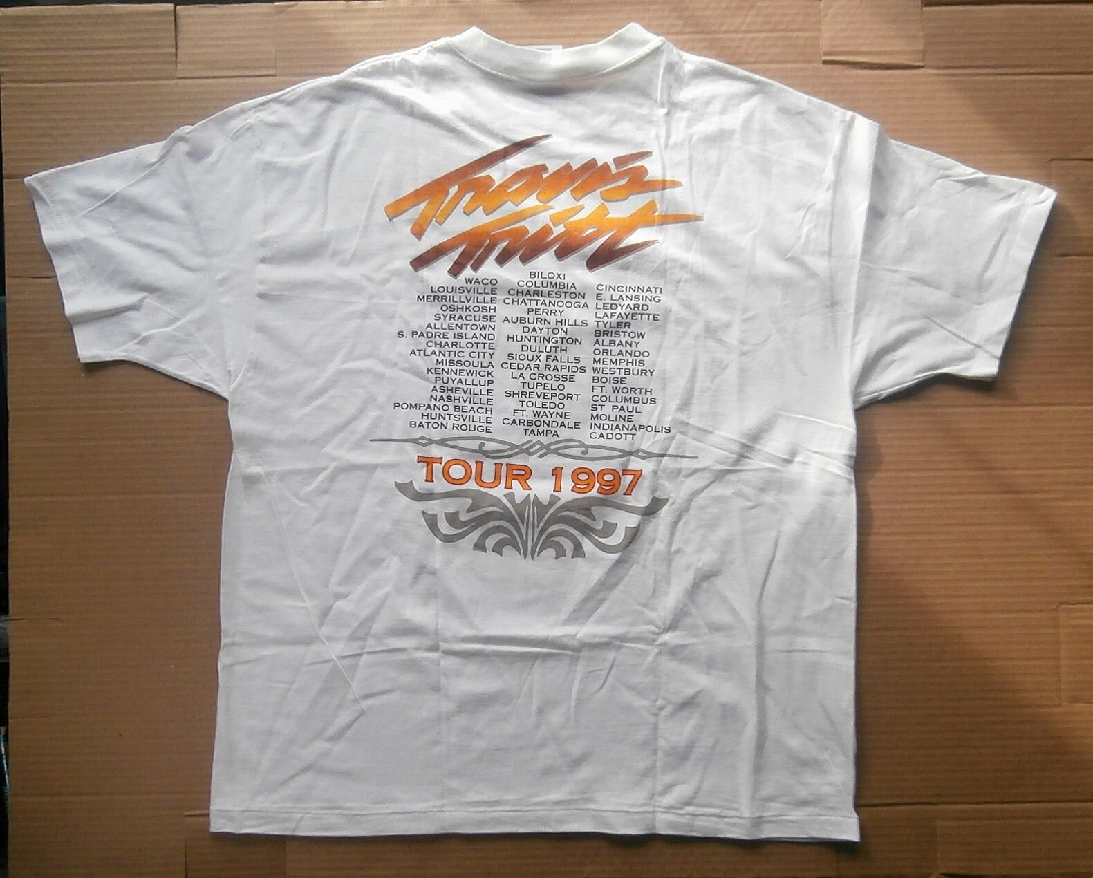 VINTAGE 1996 TRAVIS TRITT 2-SIDED T-SHIRT FOR 1997 TOUR CONCERT– HANES SIZE XXL