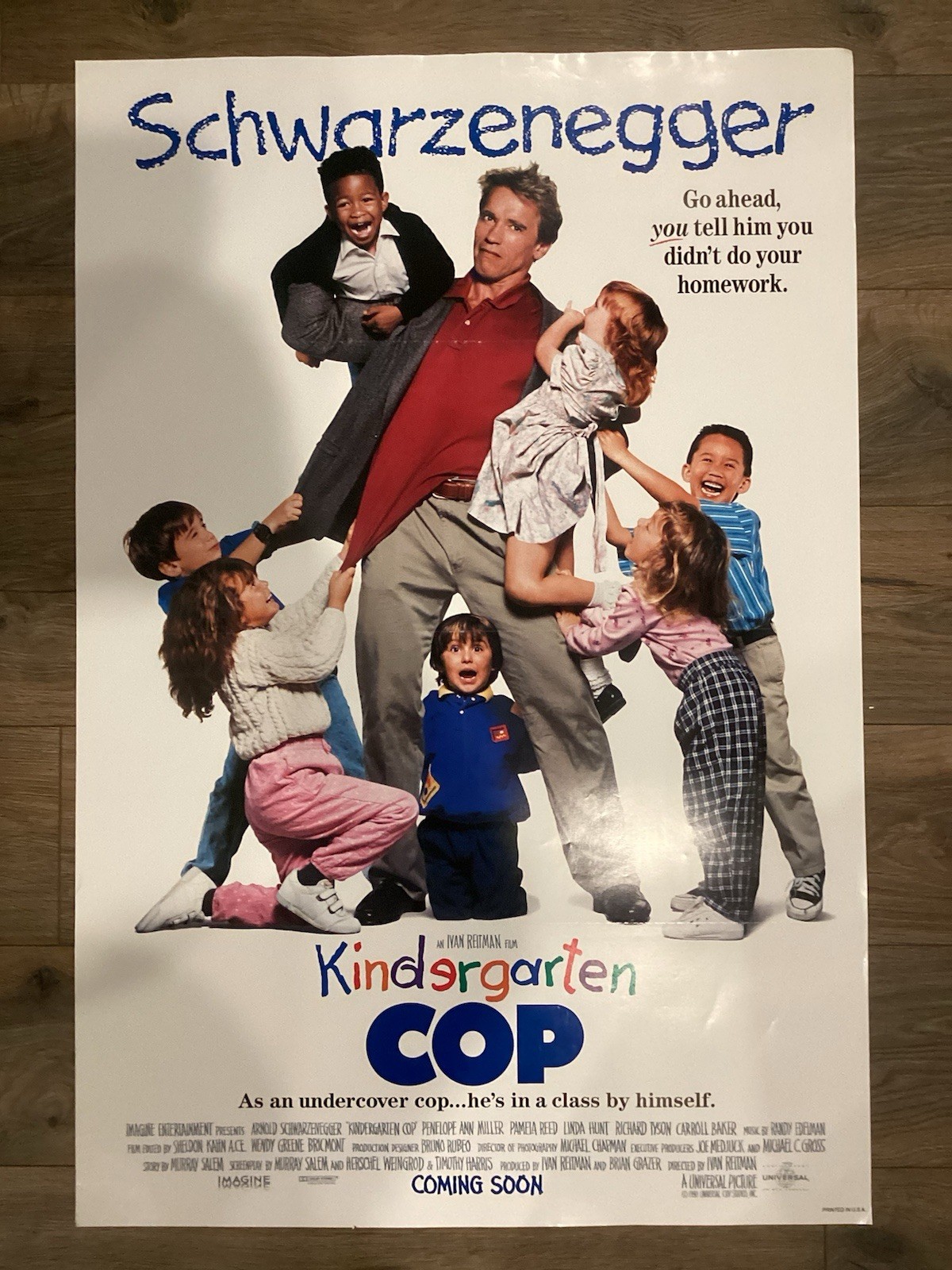 KINDERGARTEN COP – 27×40 Rolled Movie Poster 1990 Arnold Schwarzenegger