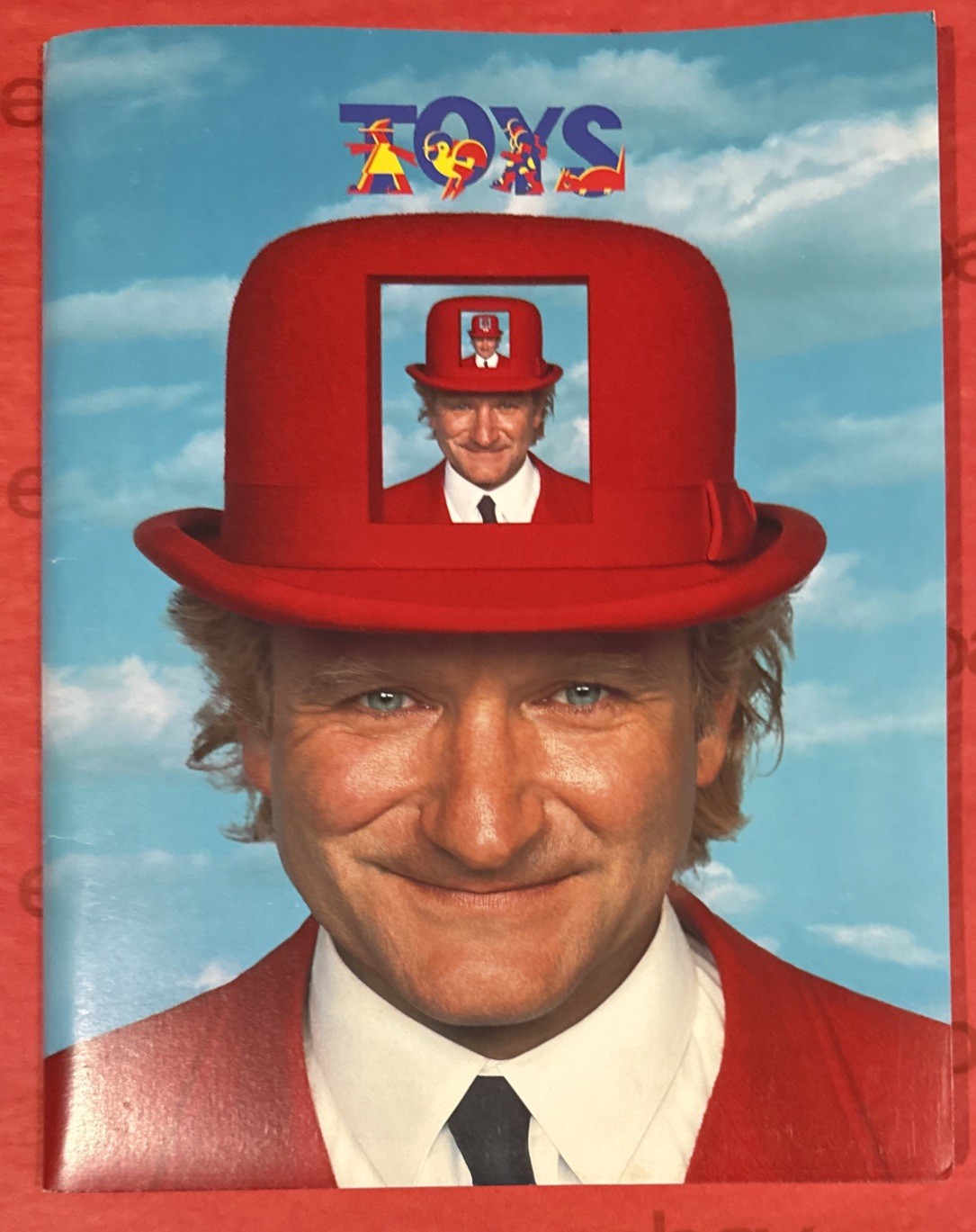TOYS 1992 ORIGINAL MOVIE PRESS KIT + 6 PHOTOS ROBIN WILLIAMS BARRY LEVINSON