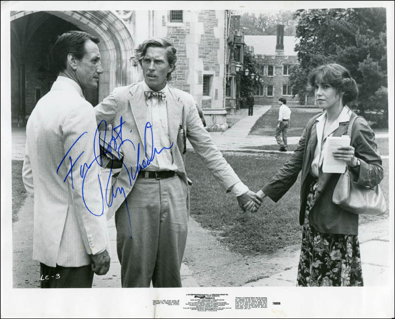 ROY SCHEIDER – AUTOGRAPHED INSCRIBED PHOTOGRAPH