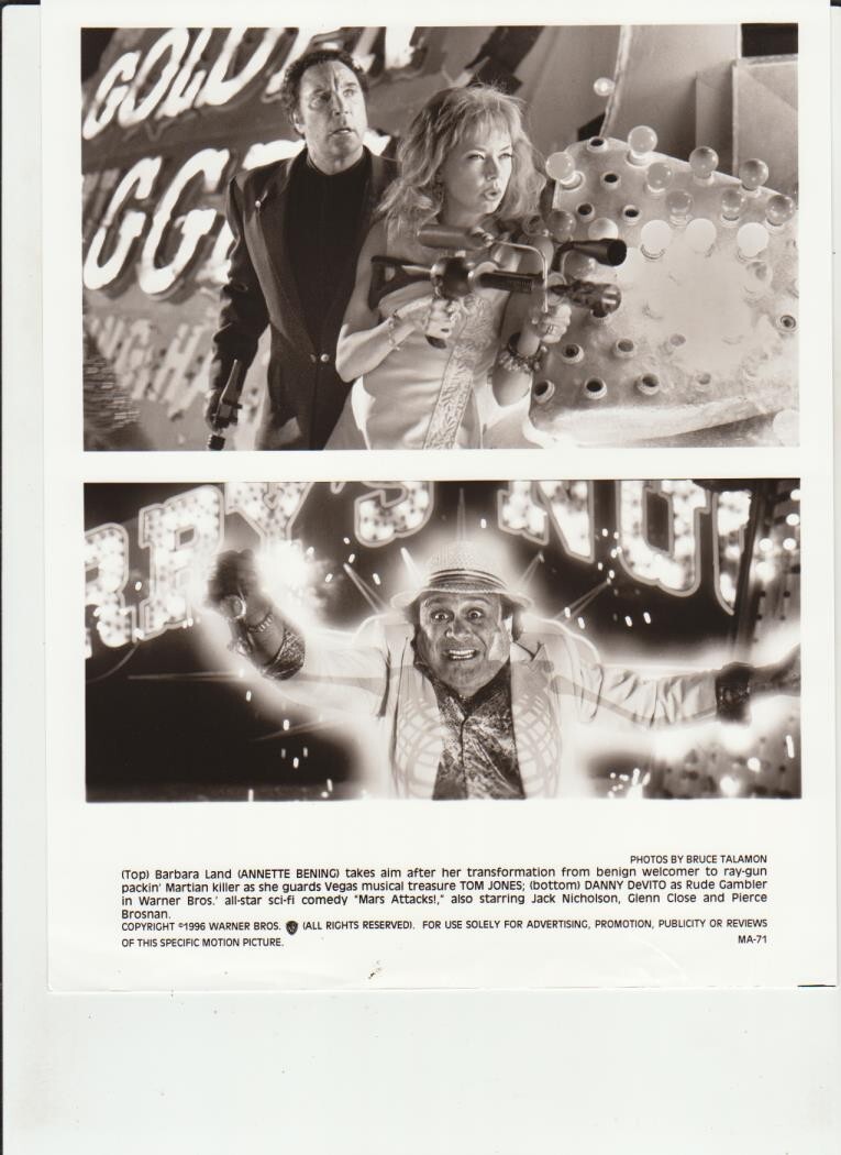 MARS ATTACKS – MOVIE- 18 ORIGINAL PUBLICITY PHOTOS-SEE ALL SCANS 1996