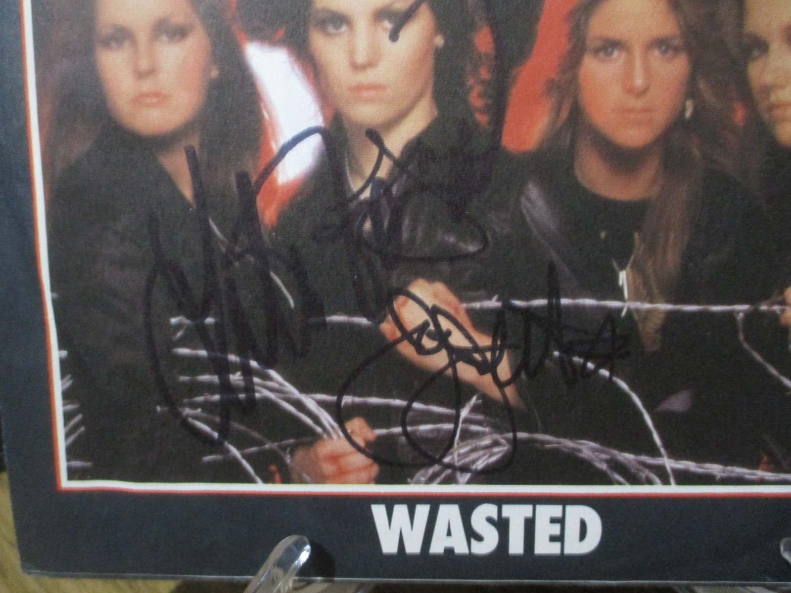 THE RUNAWAYS JSA CERTIFIED AUTOGRAPHED/SIGNED VINYL 45 JOAN JETT & LITA FORD