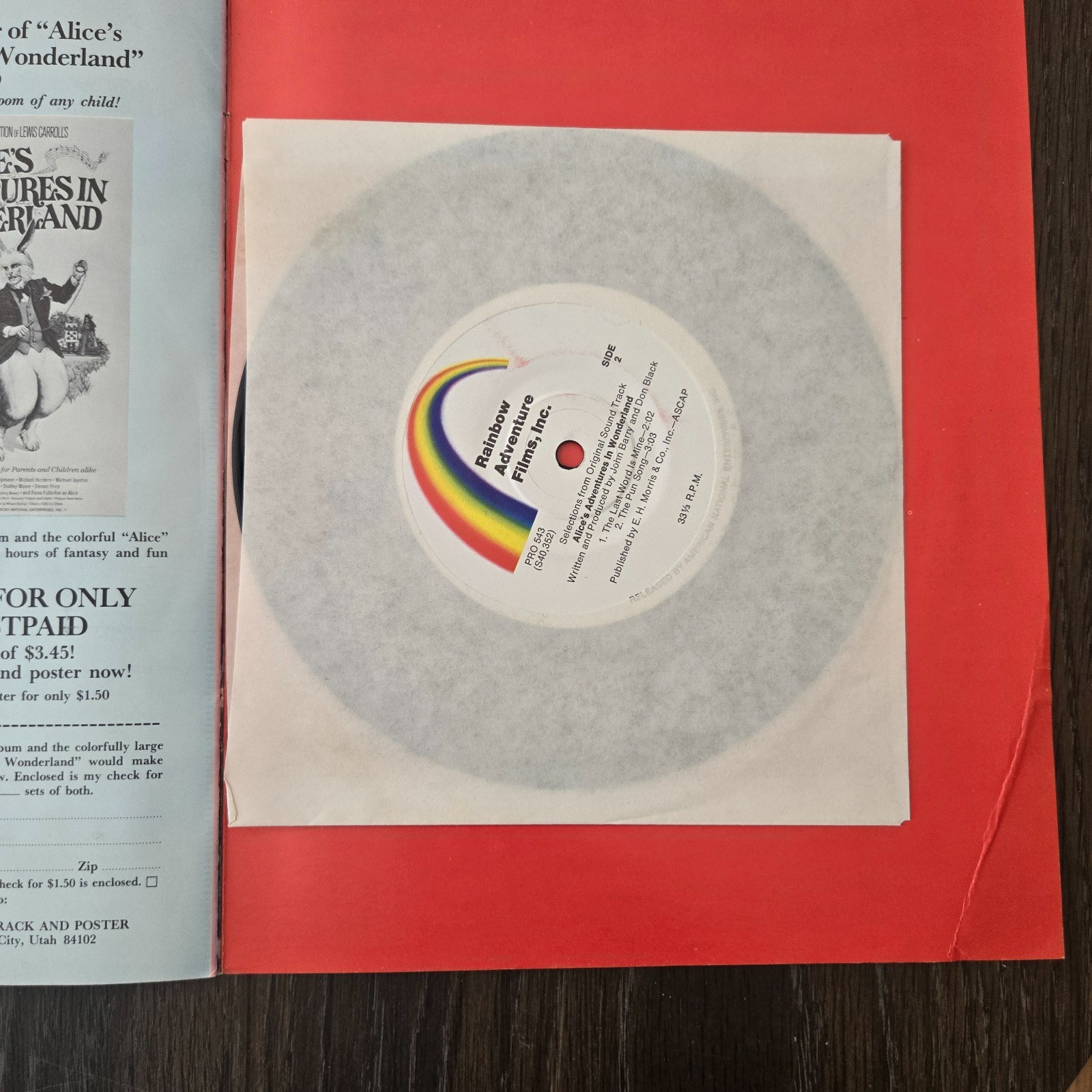 1972 ALICE’S ADVENTURES IN WONDERLAND PROGRAM AND 33 1/3 RPM RECORD