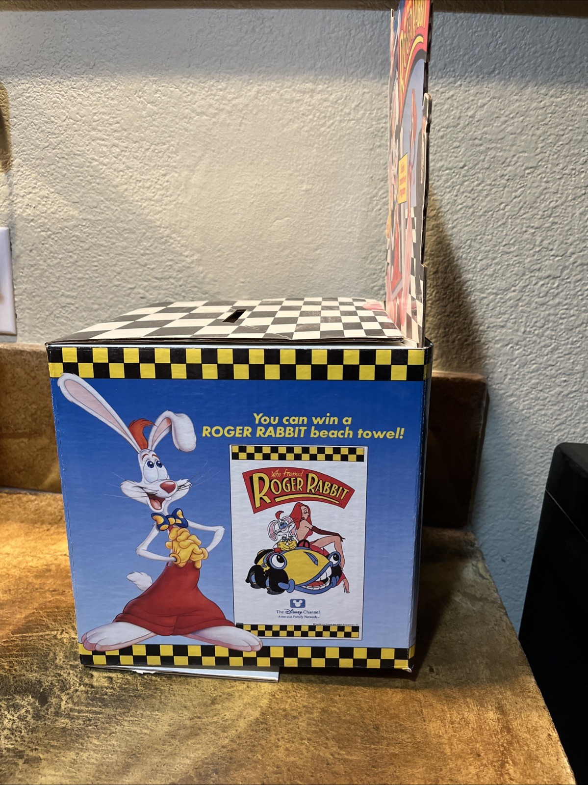 RARE Who Framed Roger Rabbit Touchstone Disney Channel Cardboard Counter Display