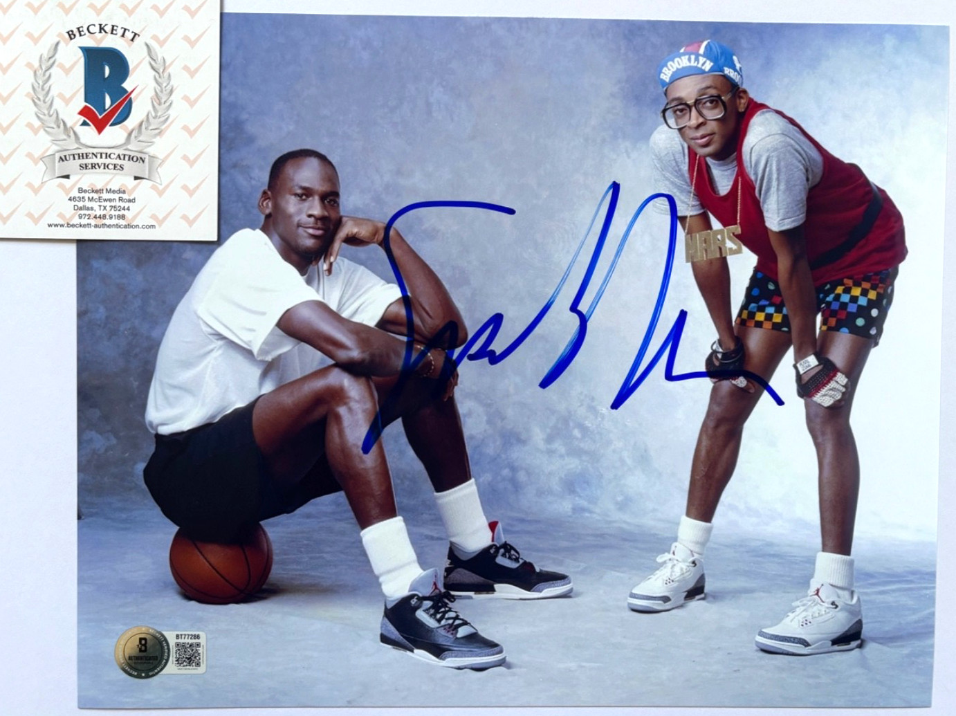 SPIKE LEE SIGNED 8X10 PHOTO HE GOT GAME NEW YORK KNICKS MICHAEL JORDAN BAS