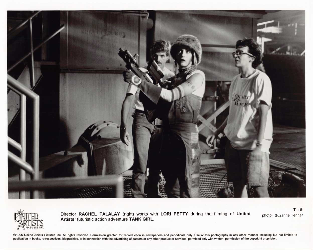 Lori Petty TANK GIRL Rachel Talalay original 10×8 press photo 1994