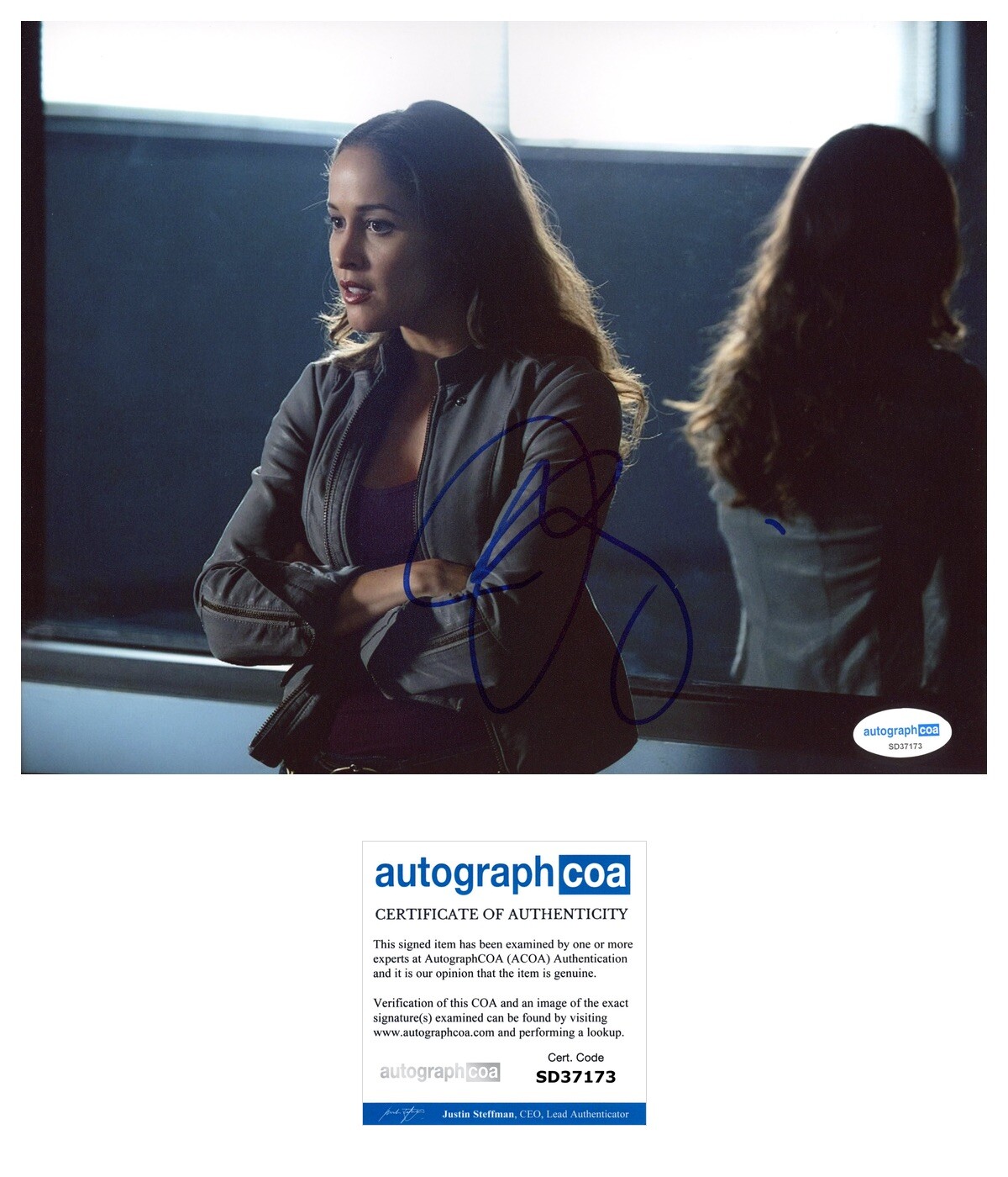 Jaina Lee Ortiz ‘Rosewood’ Signed 8×10 Photo ‘Det. Annalise Villa’ ACOA
