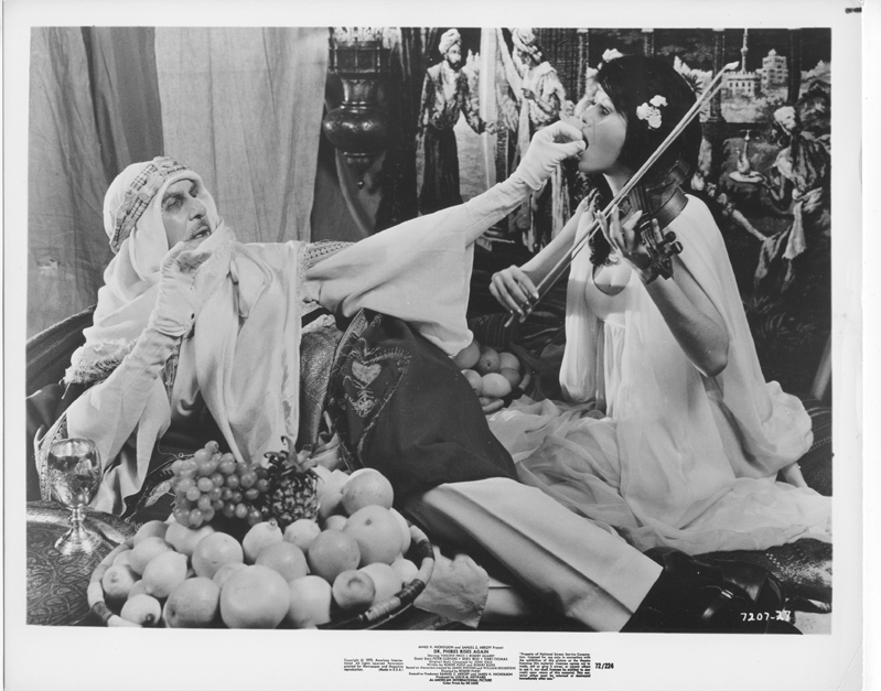 DR. PHIBES RISES AGAIN original 1972 lobby still photo VINCENT PRICE/VALLI KEMP
