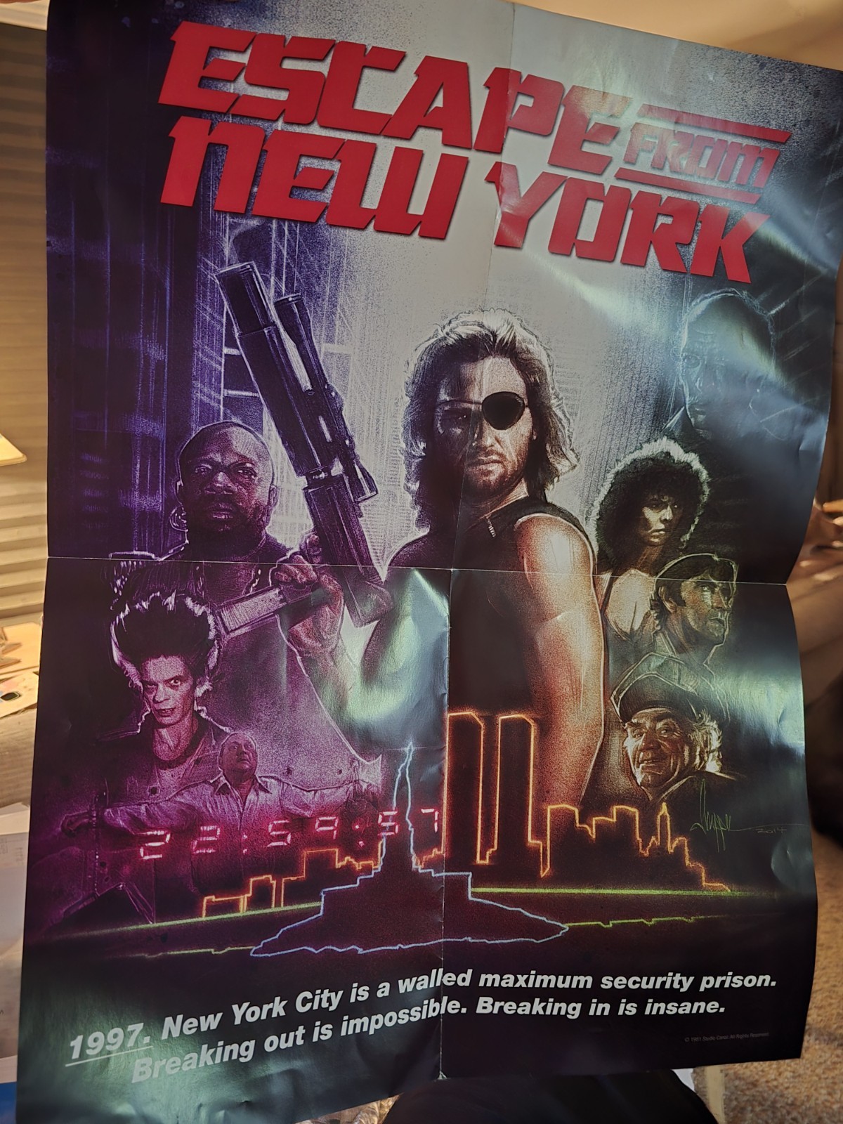 ESCAPE FROM NEW YORK Folded Movie Poster 18 X 24 Scream Factory OOP RARE Snake