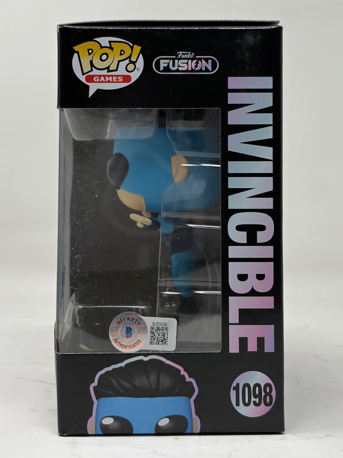 Robert Kirkman Invincible Signed Autograph Invincible Funko Pop 1098 Beckett COA