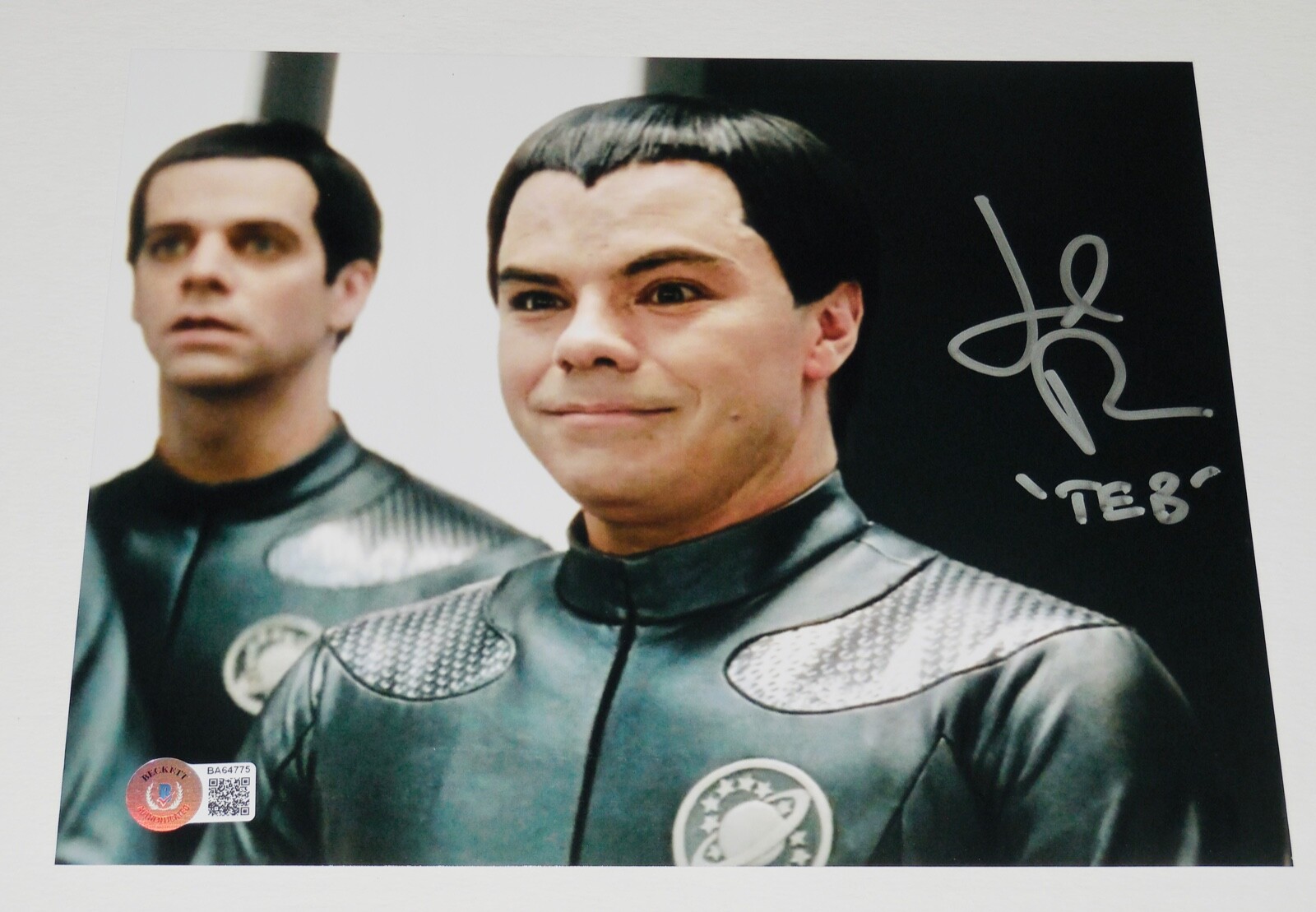 JED REES AUTOGRAPHED 8X10 COLOR PHOTO (GALAXY QUEST) – BECKETT COA!