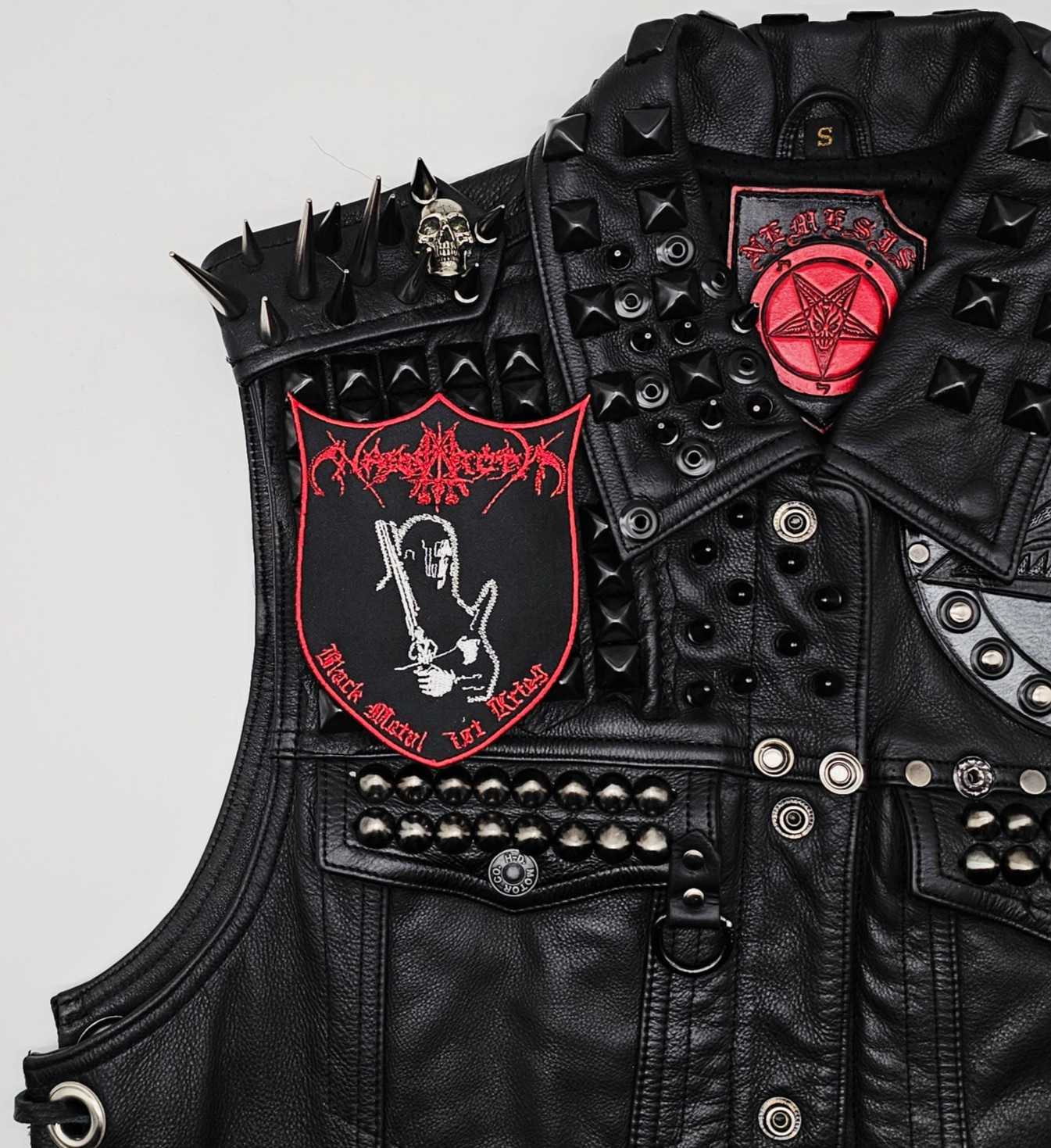 NARGAROTH BLACK METAL IST KRIEG RED SHIELD BORDER EMBROIDERED PATCH