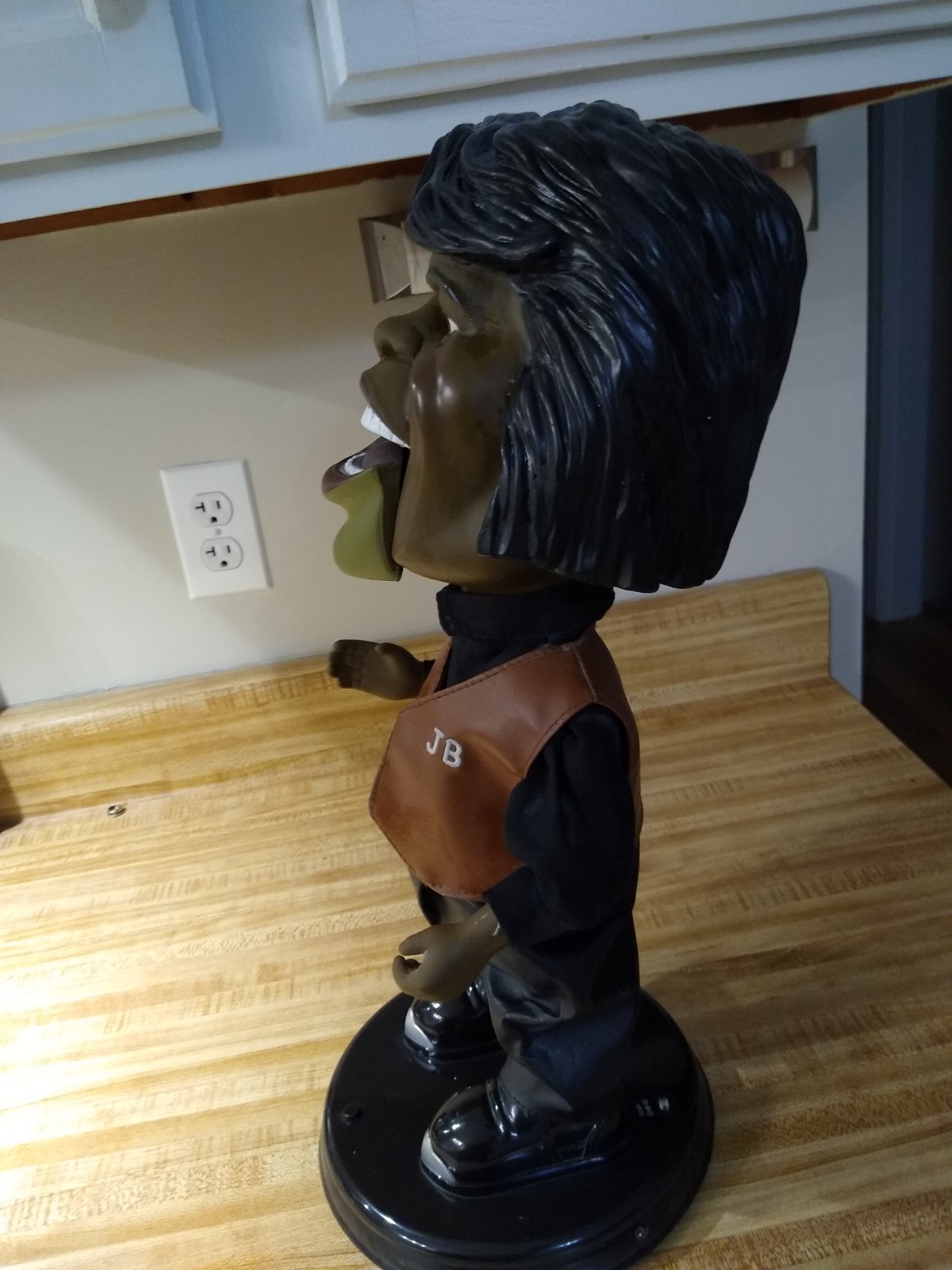 James Brown Animotronic Singing But Doesn’t Dance Anymore
