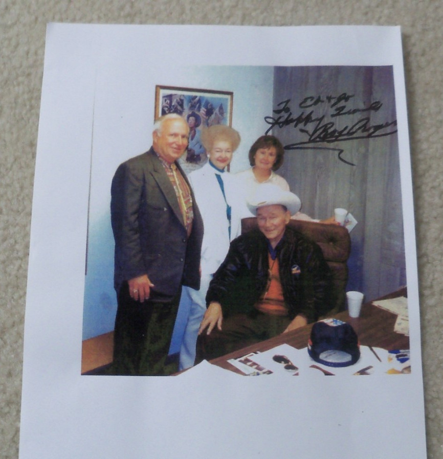 Roy Rogers signed vintage 1943 Life magazine with Trigger