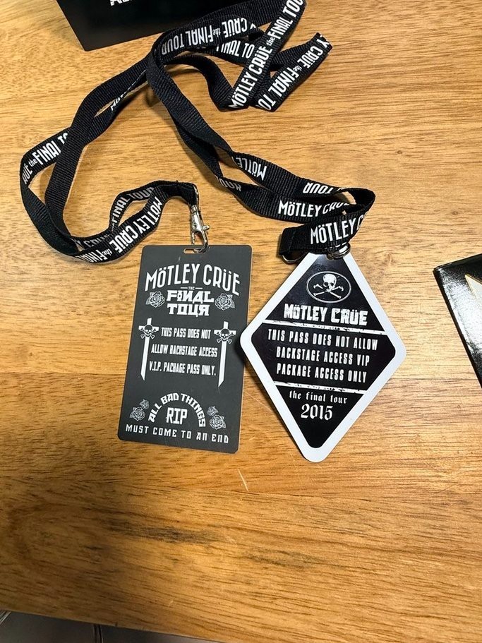 Mötley Crüe – ALL BAD THINGS – Final Tour 2015 VIP Bundle – RED VINYL
