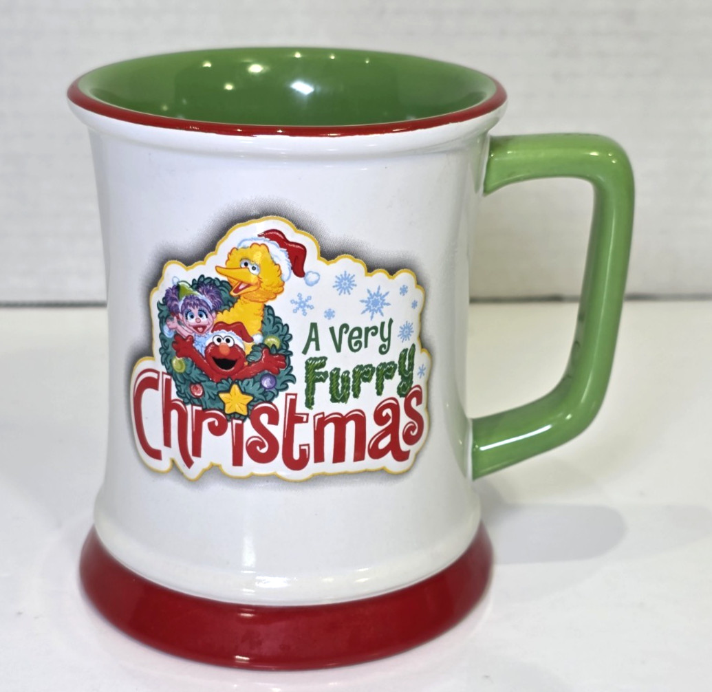 Sesame Street at Sea World 2011 Ceramic Coffee Cup Mug Christmas Big Bird Elmo