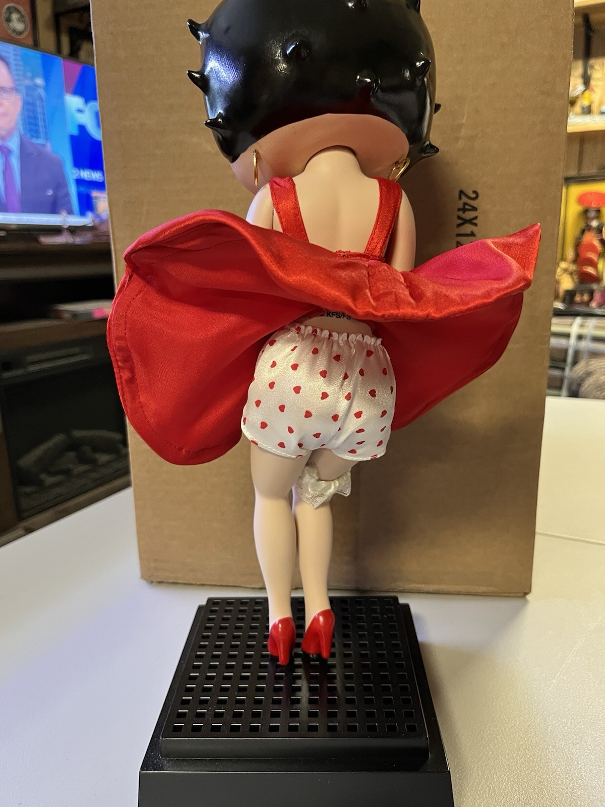 Betty Boop Porcelain Marilyn Monroe Doll Danbury mint 1995