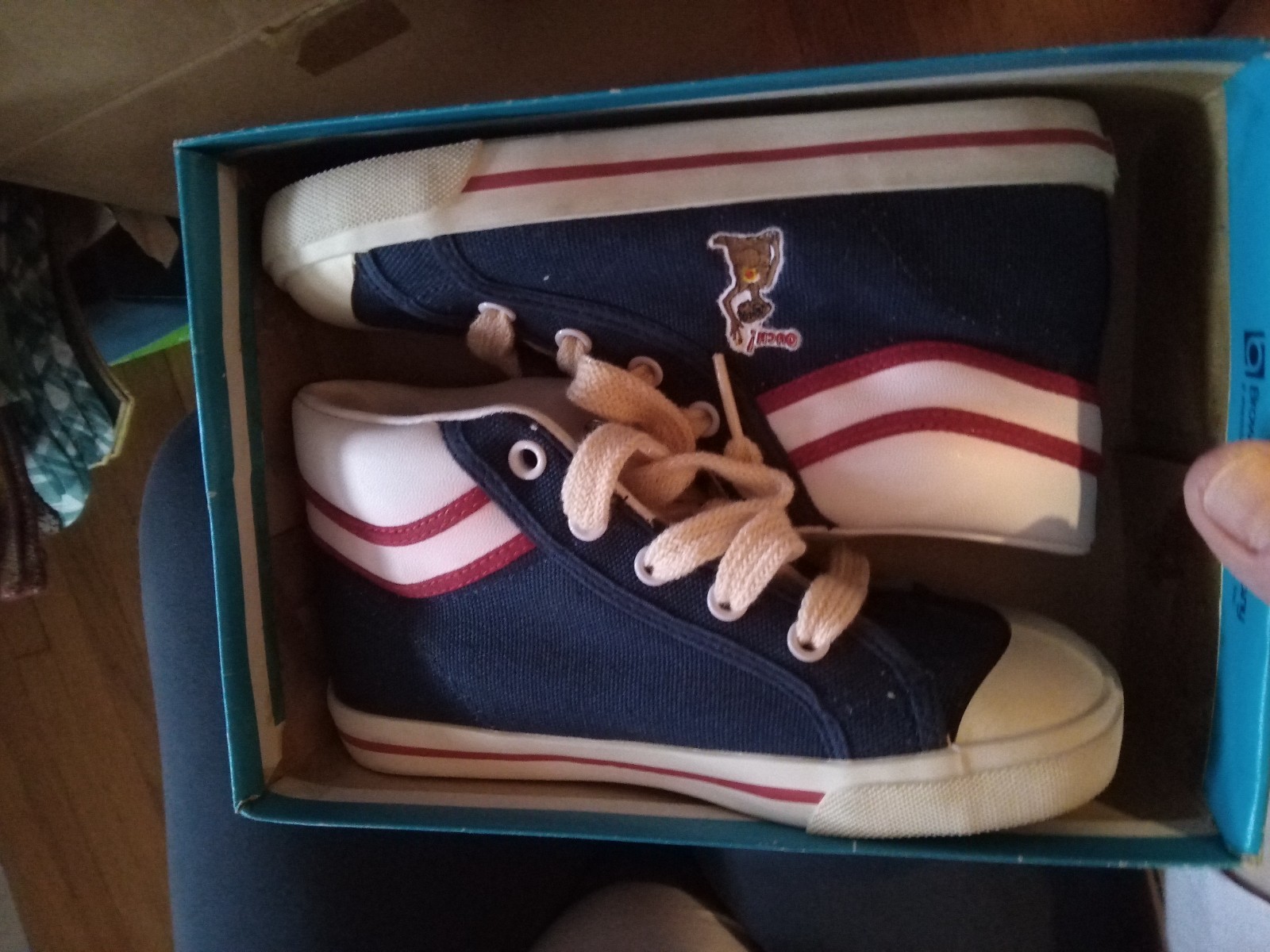E.T. Shoes Buster Brown Youth 12M – Univers. Studios Circa 1982, Pair with Box