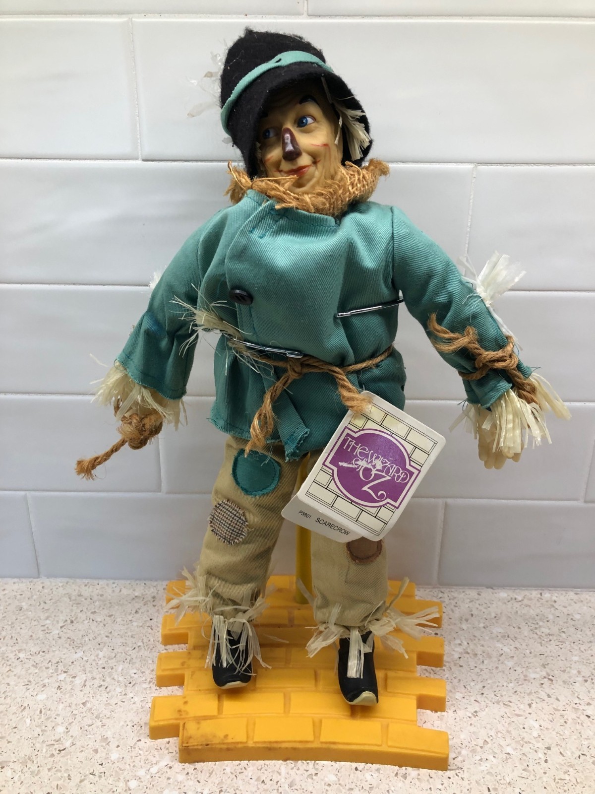 Scarecrow Wizard of Oz Hamilton Gifts 14″ 1987 with Stand