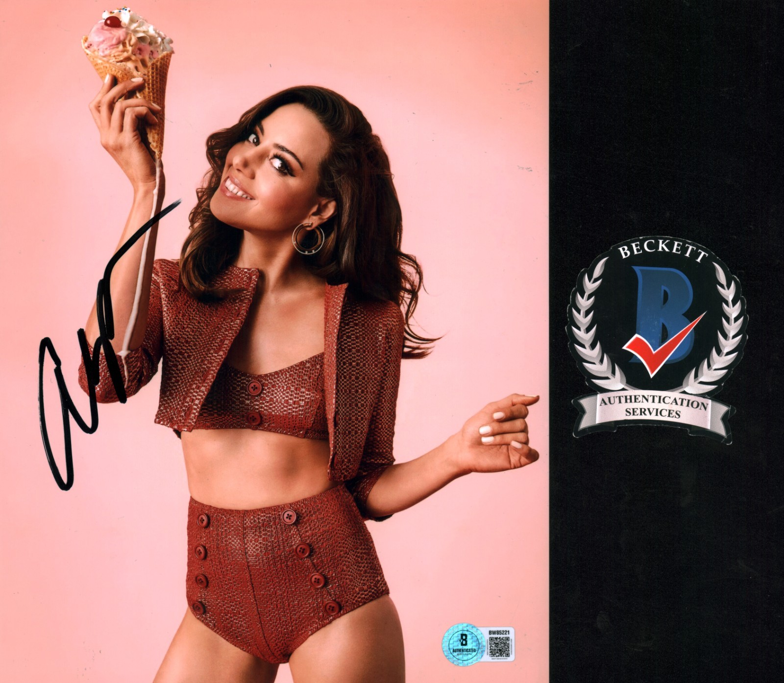 Aubrey Plaza Signed Autographed 8×10 Photo Beautiful Brunette Actress BAS COA