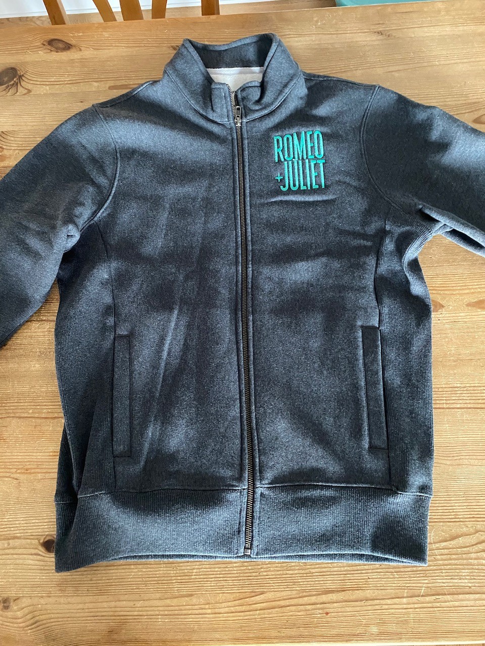 Romeo and Juliet on Broadway sweatshirt — show merch! Mint