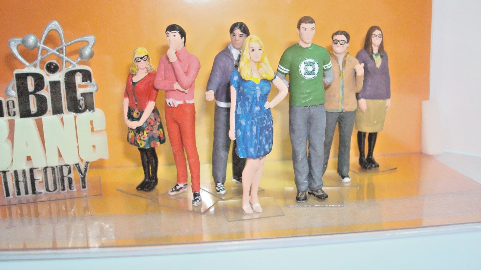 Big Bang Theory 3D print Miniature Figures, logo and backdrop