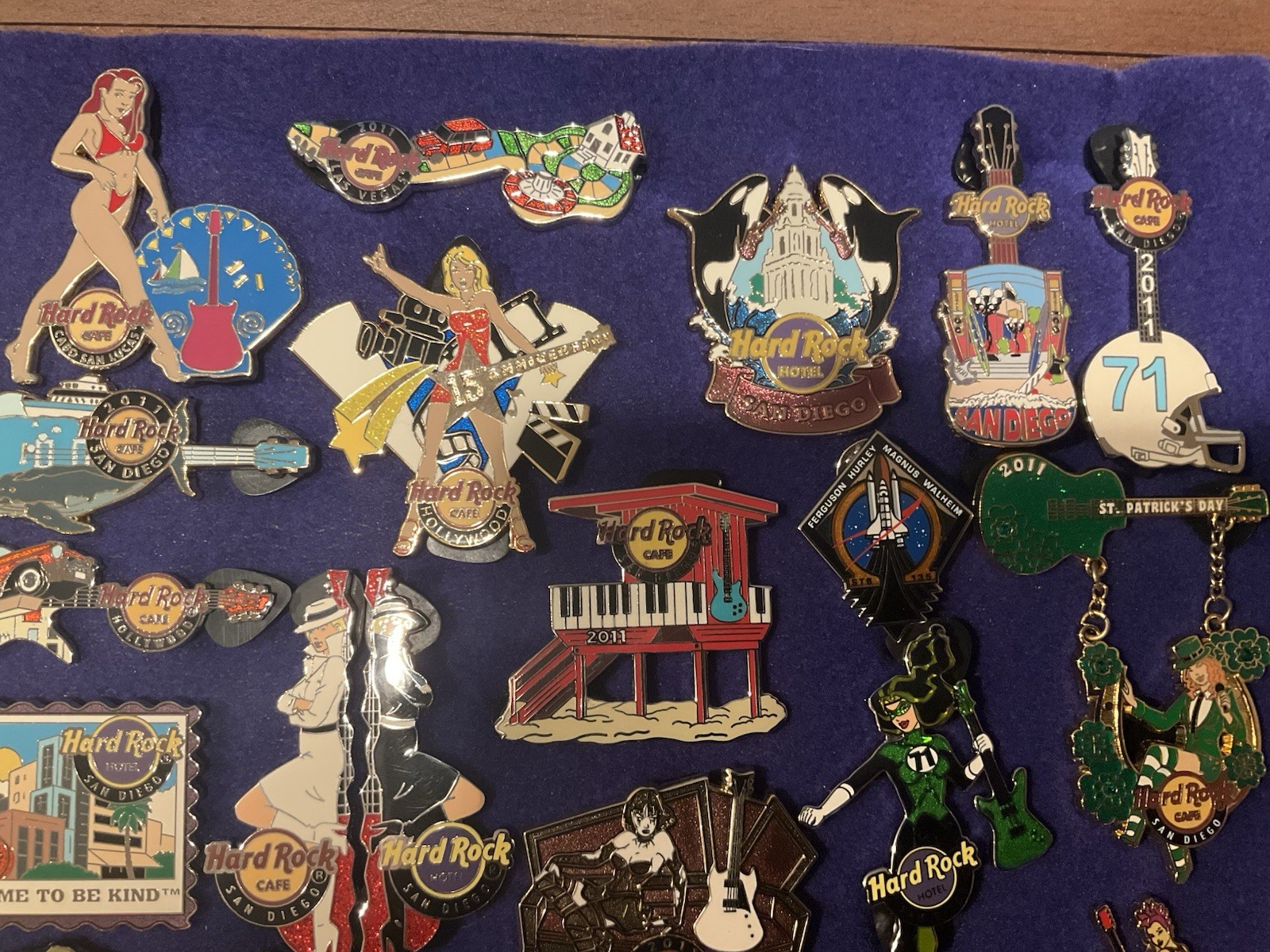 Hard Rock Cafe LIMITED EDITION Pin/Collectables Set w/Wooden Display Case