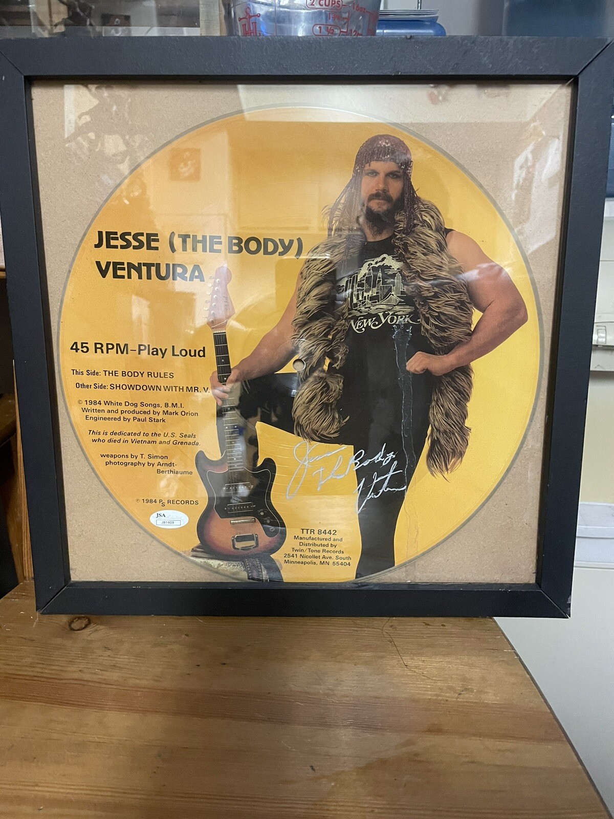 JESSE VENTURA THE GOV. THE BODY RARE 1984 PICTURE DISK LP SIGNED AUTOGRAPHED JSA