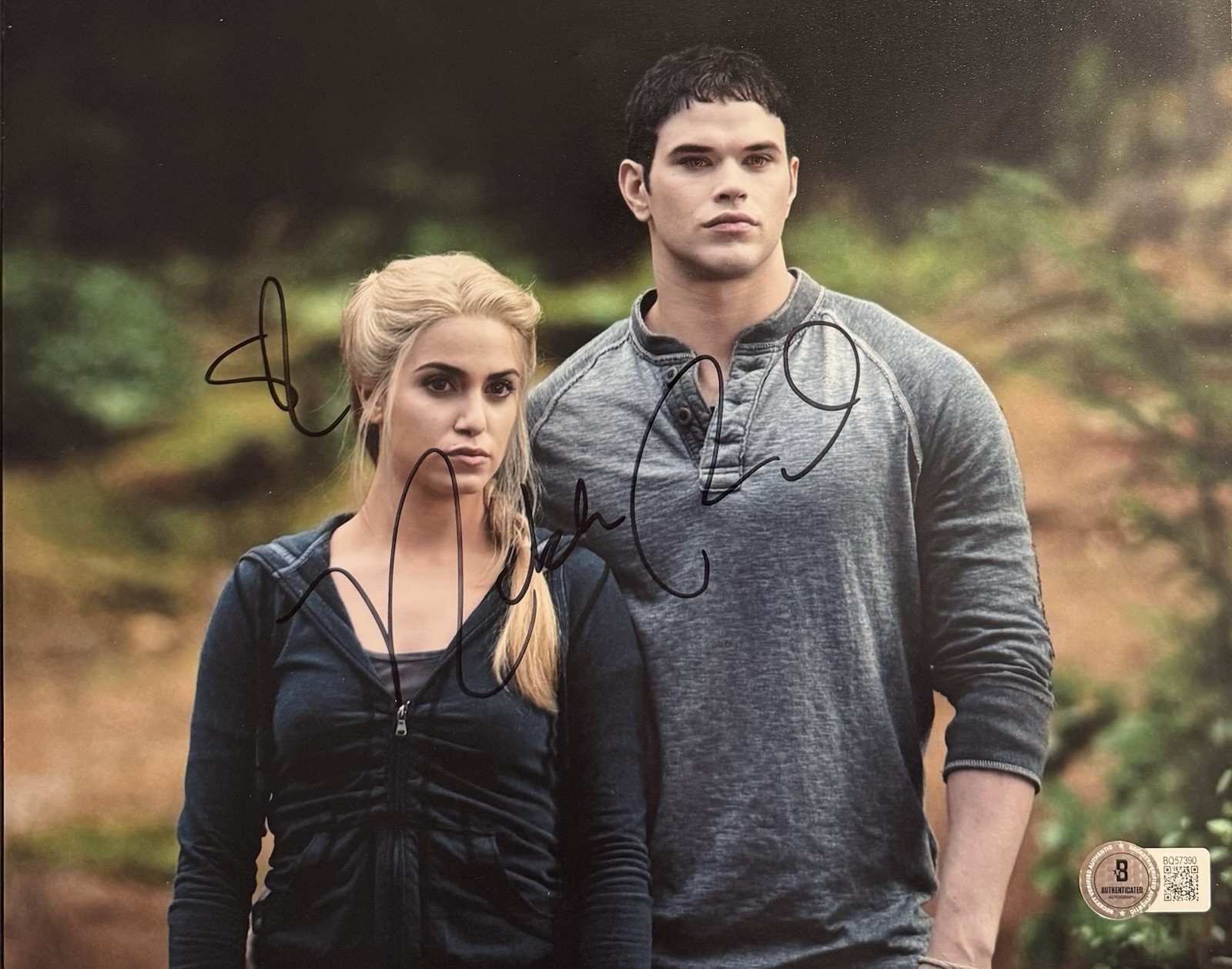 Nikki Reed Signed Autographed Twilight 8×10 Photo Beckett COA