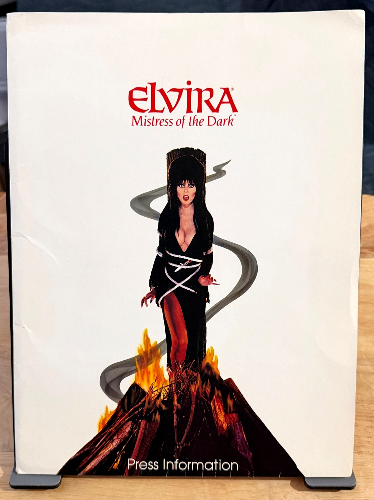 ELVIRA MISTRESS OF THE DARK 1988 Movie Press Kit – Folder and 5 B&W Photos
