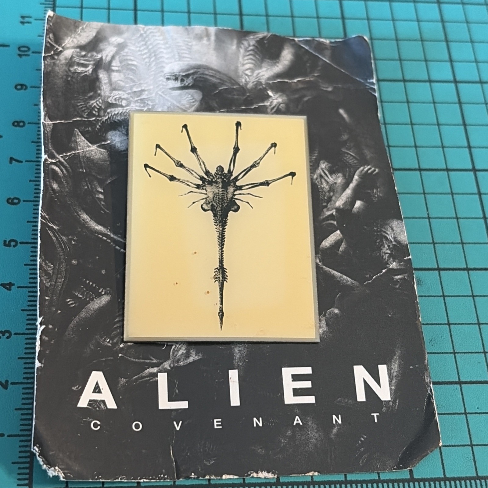 Alien Covenant Fan Event Opening Night AMC Dolby Pin NEW Face Hugger On Card