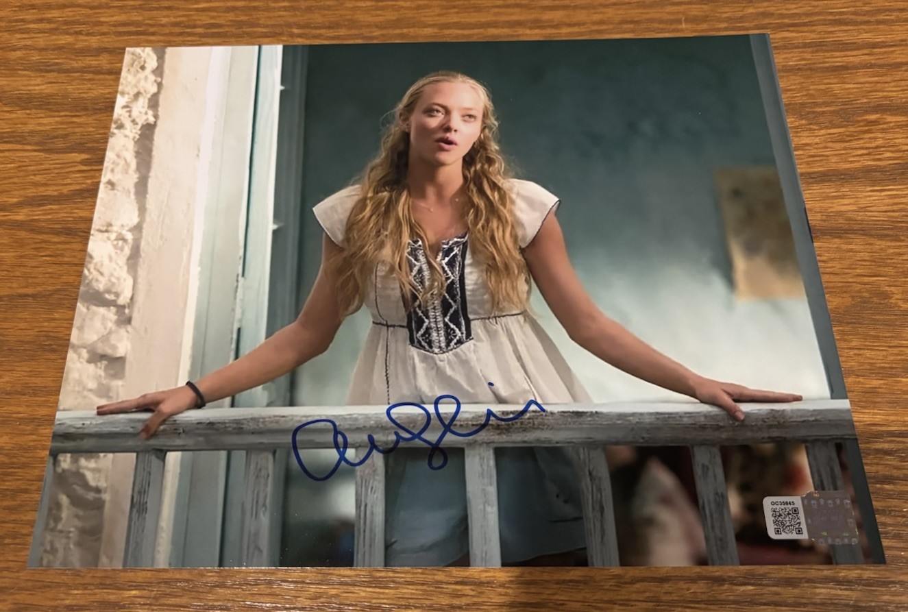 AMANDA SEYFRIED MAMMA MIA! SIGNED 8×10 PHOTO OC Celebrity Marketing COA auto