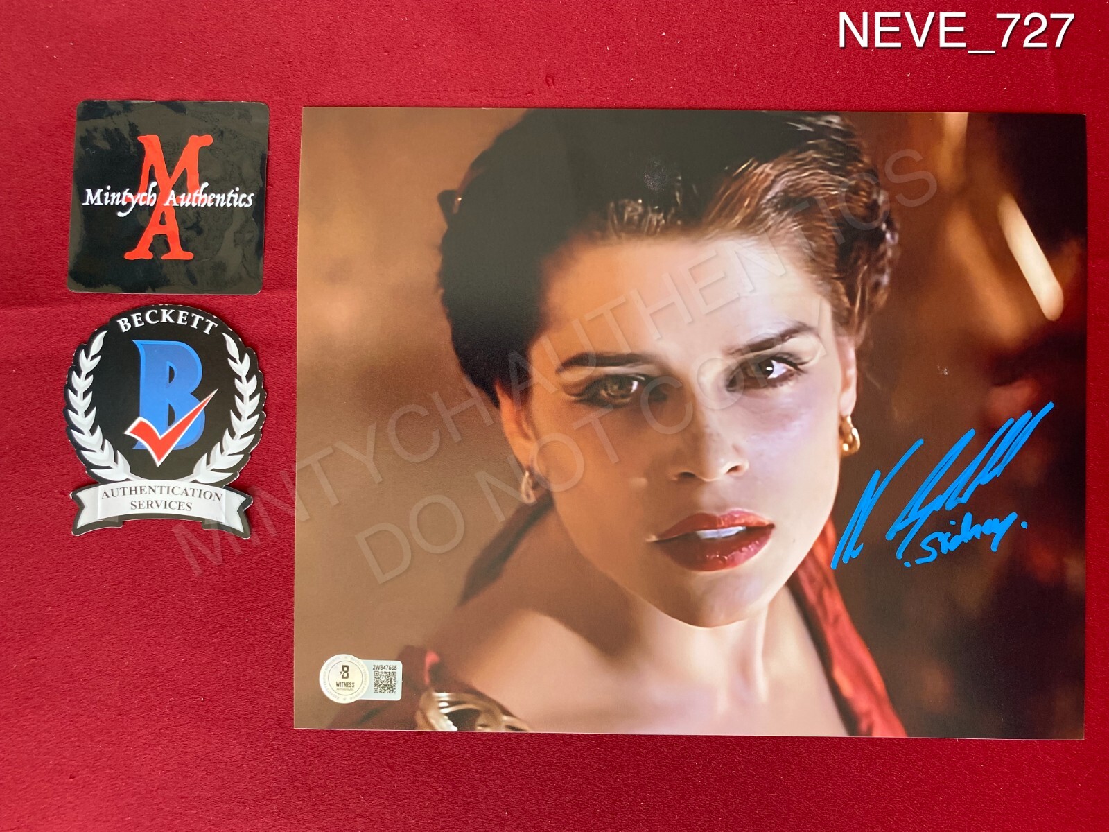 Neve Campbell autographed signed Scream 8×10 photo Beckett COA Sidney Prescott