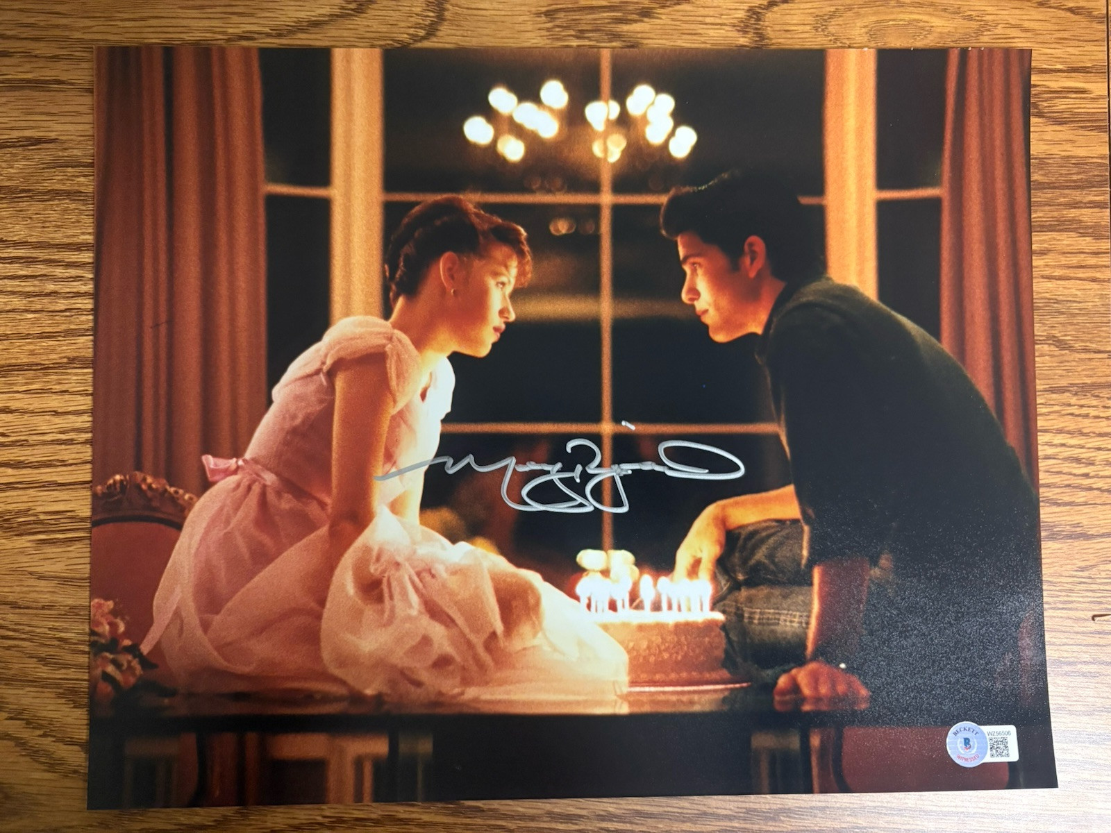 Autographed Molly Ringwald 11×14 Photo 16 Candles Beckett Signed Auto Authentic