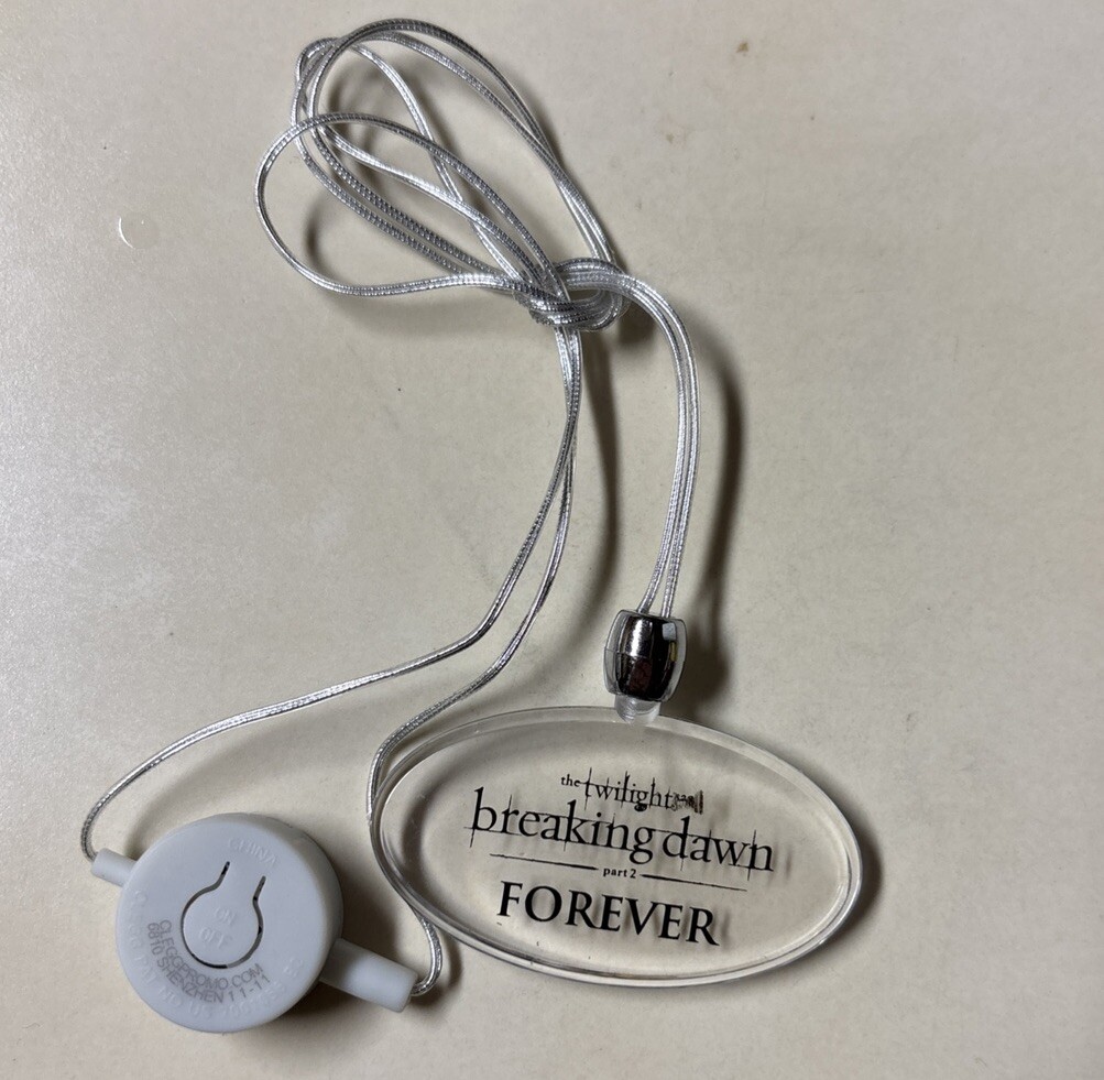 SDCC Twilight Breaking Dawn Part 2 Forever Light Up Promo Necklace Very Rare!!!